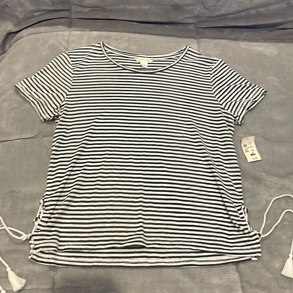 In great condition, never worn, still has tag